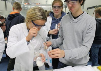 Nawi - Chemieunterricht an der Goethe-Schule